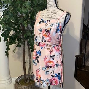 Women’s Floral Romper- size large